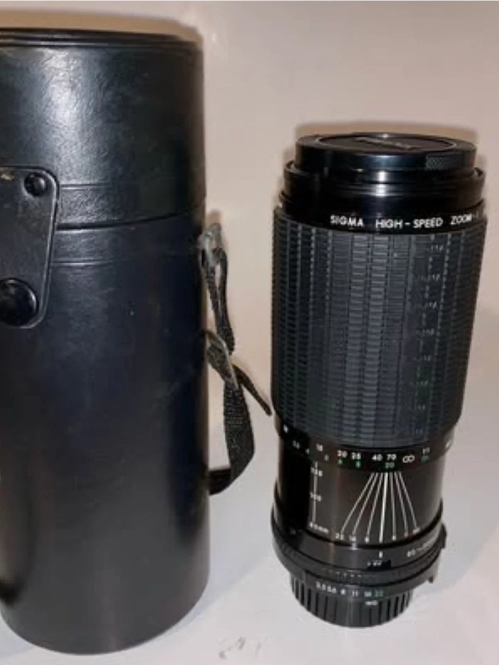 E 601379 Sigma 80-200 High Speed Zoom Lens w/ case~EUC!